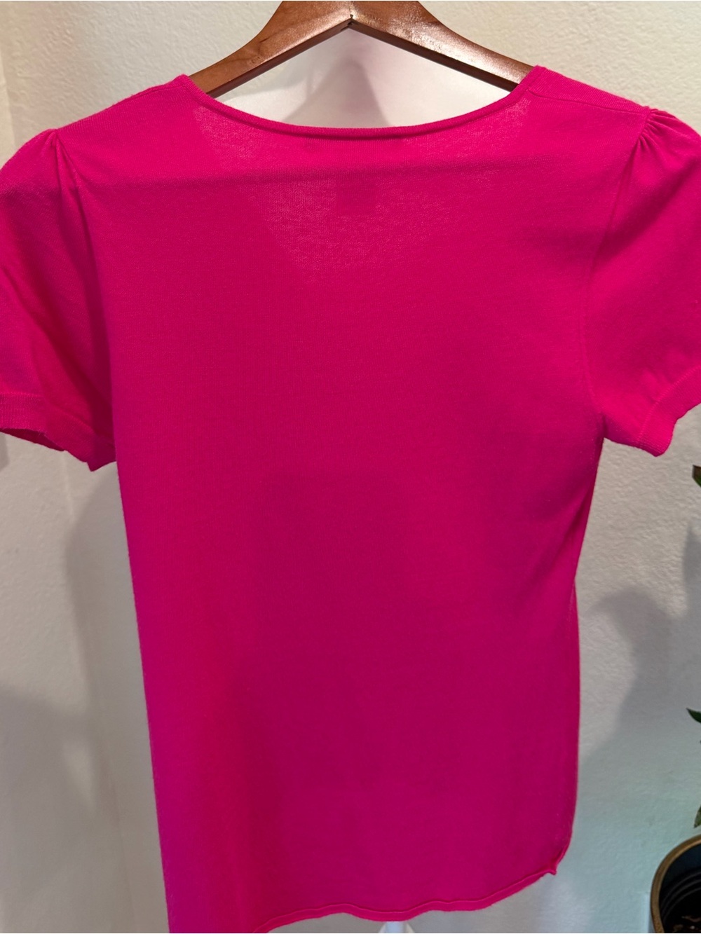 Nanette Lepore Fuchsia Pink Knit V-Neck Puff Sleeve Top Size L - Picture 4 of 6